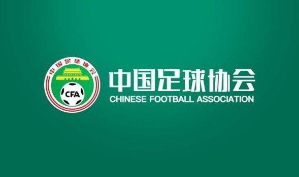 快看，那大树上是啥？众人循声望去，这下，冷汗冒得更欢了。